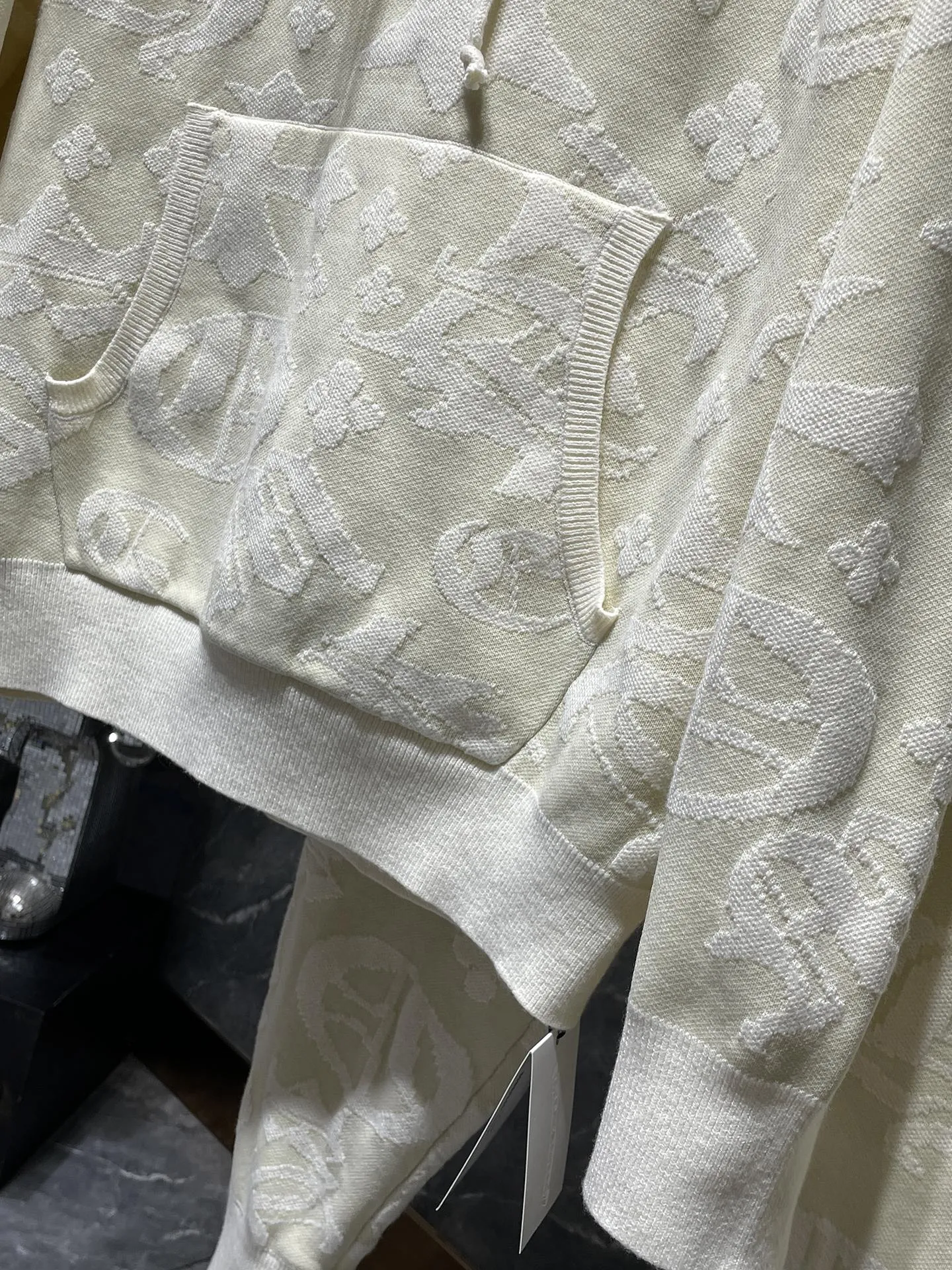 P436 Chrome Hearts🍁Sweater Series🍁 The same knitted suit from the official website. Special sesame base jacquard. Selected high-quality wool and 100% cotton knitted thickened fabric. Recommended color: beige. Size: S, M, L, XL.